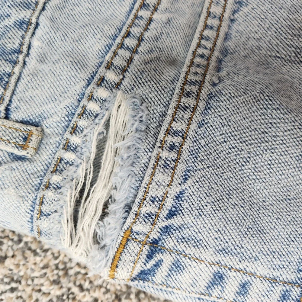 Levi‎ Strauss Signature 540 Relaxed Fit Light Wash Distressed Blue Jeans 38x31